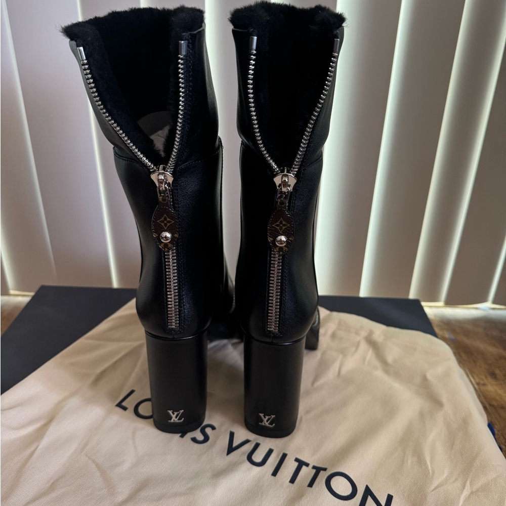 ✨HP✨Louis Vuitton Beaubourg Black Ankle Boot Size 7 Brand New - Picture 4 of 8